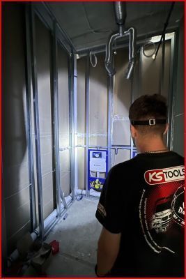 Ліхтарик для зовнішніх робіт з кутом освітлення 270° та датчиком руху