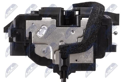 Замок крышки багажника