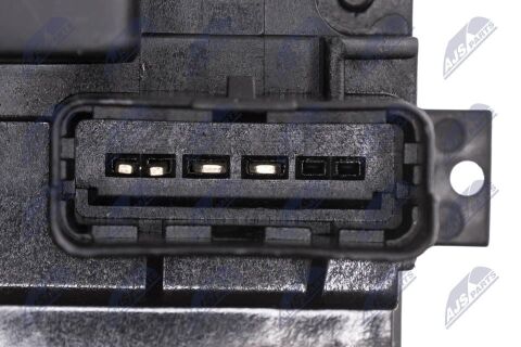 Замок крышки багажника