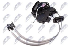 Привід центрального замкнування задніх кріплень