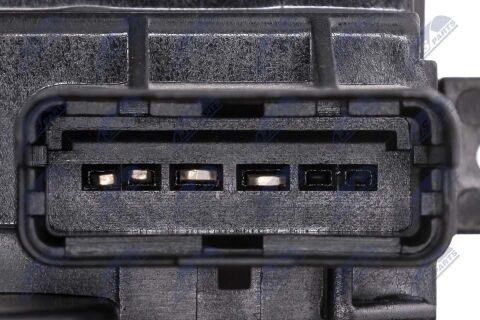 Привод центрального замыкания задних креплений