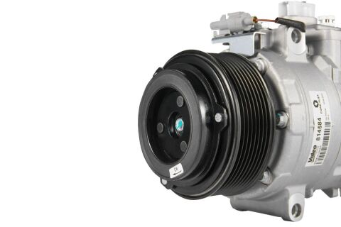 Компресор кондиціонера BMW X3 (F25)/X4 (F26)/X5 (E70/F15)/X6 (E71/F16) 3.0 08-19