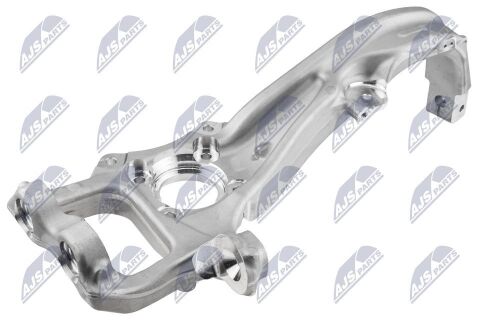 Передній кулак