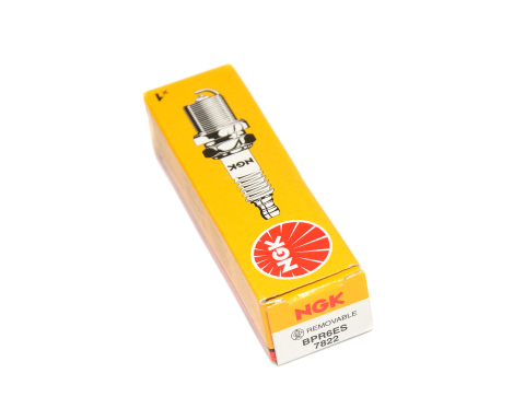 Свічка запалювання Lada ВАЗ 2108-09, 110-112 1,5 8V; Daewoo Lanos/Nexia 1.5; ZAZ Таврія 1,1-1,3; Fiat 1,0-1,8 -96; Mazda -89; Mitsubishi 1,3-2,0 Opel 1,2-2,0 -95; Renault 1,1-2,0 -03; Volvo 1,7-2,3 Свічка запалювання Lada ВАЗ 2108-09, 110-112 1,5 8V; Daewoo Lanos/Nexia 1.5; ZAZ Таврія 1,1-1,3; Fiat 1,0-1,8 -96; Mazda -89; Mitsubishi 1,3-2,0 Opel 1,2-2,0 -95; Renault 1,1-2,0 -03; Volvo 1,7-2,3