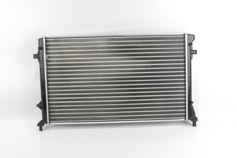 Радиатор воды Caddy III 2.0SDI/1.4i/1.6i /Golf/Octavia (+/- AC) (650x398x26)