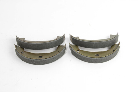 Тормозные колодки зад. E81/E82/E88/F20/F21 (97-21) Тормозные колодки зад. E81/E82/E88/F20/F21 (97-21)