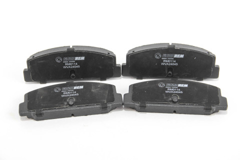 Тормозные колодки зад. Mazda 323/626 94-04 (akebono)
