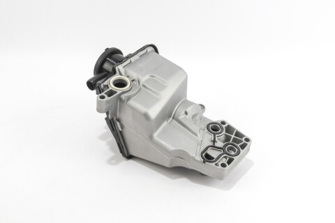 Радиатор масла Volvo C30/C70 II/S40 II/S60 II/S80 II/V40/V50/V70 III 04- Радиатор масла Volvo C30/C70 II/S40 II/S60 II/S80 II/V40/V50/V70 III 04-