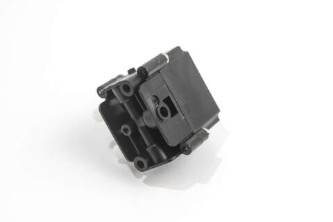 Клапан пневмопідвіски BMW 7 (F01/F02/F03/F04) 08-15/5 (F07/F11) 12-17 