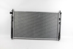 Радиатор охлаждения двигателя Lancer VIII/Outlander II/Citroen/Peugeot 1.8 DI-D/3.0 Радиатор охлаждения двигателя Lancer VIII/Outlander II/Citroen/Peugeot 1.8 DI-D/3.0