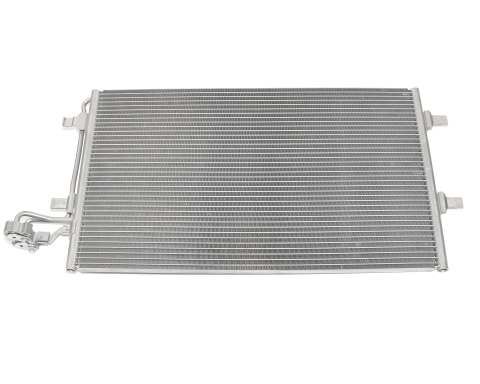 Радиатор кондиционера VOLVO C30 06-13/C70 07-11/S40 03-12/V50 03-12 Радиатор кондиционера VOLVO C30 06-13/C70 07-11/S40 03-12/V50 03-12