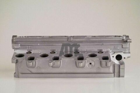 Головка блоку циліндрів VW Caddy 1.6TDI 10-