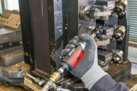 Тріскачка пневматична 3/8" 35,2 Нм Тріскачка пневматична 3/8" 35,2 Нм