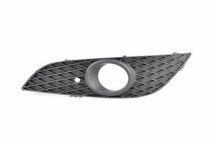 Рещітка протитуманної фари Opel Astra H 07-Л. Рещітка протитуманної фари Opel Astra H 07-Л.