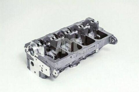 Головка блоку циліндрів VW T5 1.9TDI/Caddy 1.9TDI/2.0SDI 03- Головка блоку циліндрів VW T5 1.9TDI/Caddy 1.9TDI/2.0SDI 03-