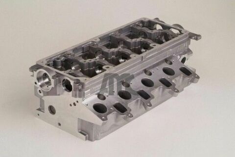 Головка блоку циліндрів VW Caddy 1.6TDI 10-