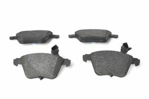 Колодки гальмівні (передні) Audi A6 97-05 (+датчики) Колодки гальмівні (передні) Audi A6 97-05 (+датчики)