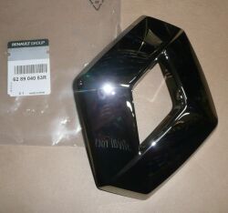Монограмма знак "RENAULT" решетки радиатора
