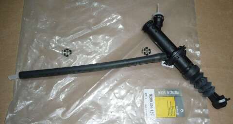 Головний циліндр зчеплення